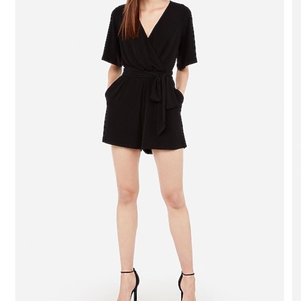 Sexxyy Flutter Sleeve Tie Waist Romper 🌺